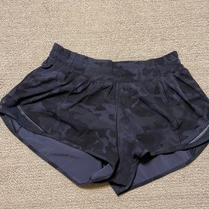 Lululemon hotty hot low rise short